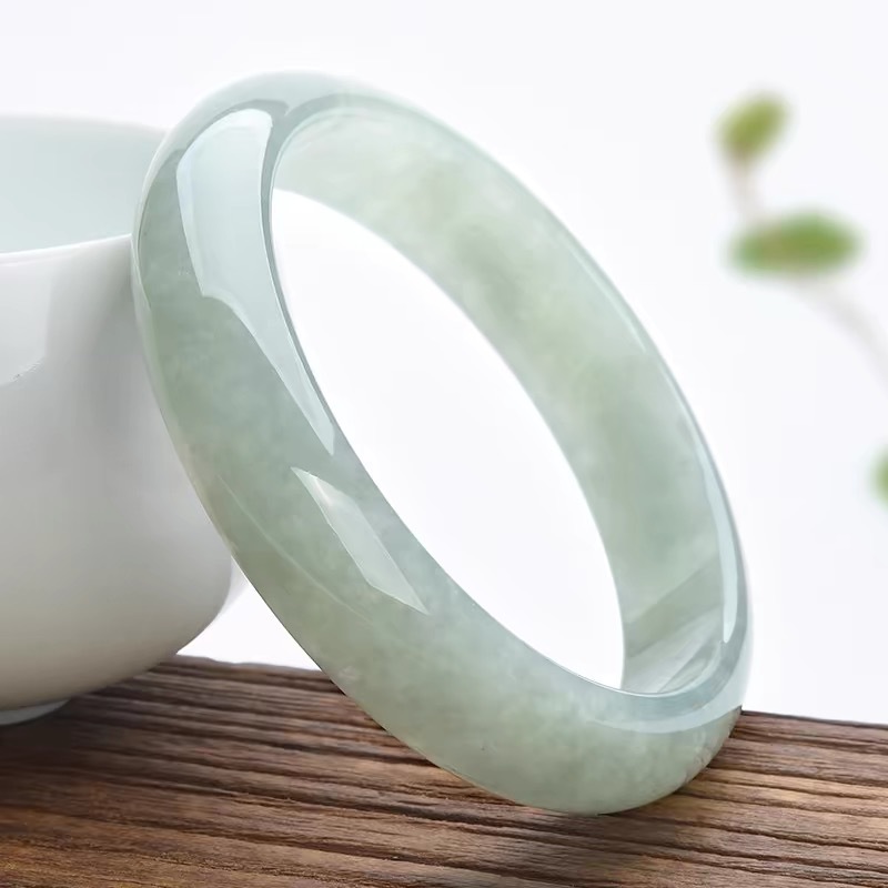 Pulsera de Jade Antigua de Mya - Lighting & Home Decor Studio reseña y precio